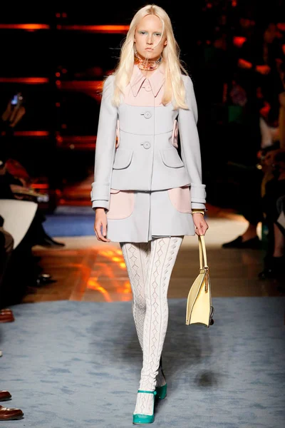 Look 4